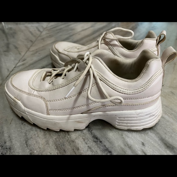 Shein white chunky shoes (Size 40) (reasonable bargaining is available) - Picture 7 of 7